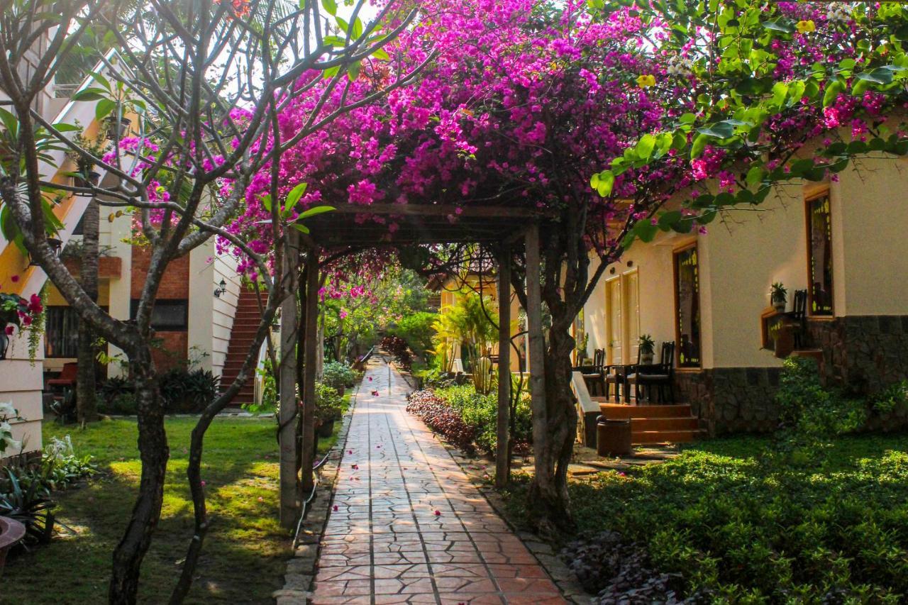 Malibu Resort Phan Thiet Exterior photo