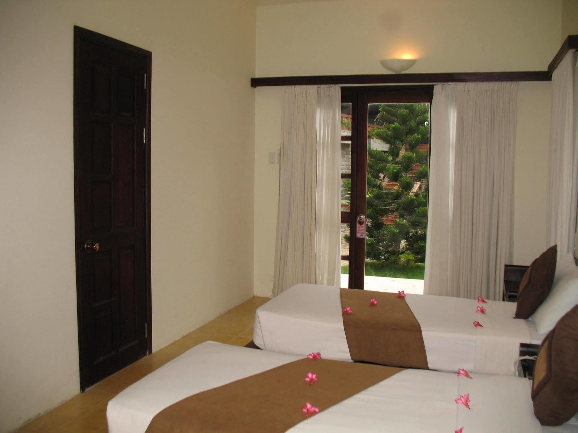 Malibu Resort Phan Thiet Exterior photo